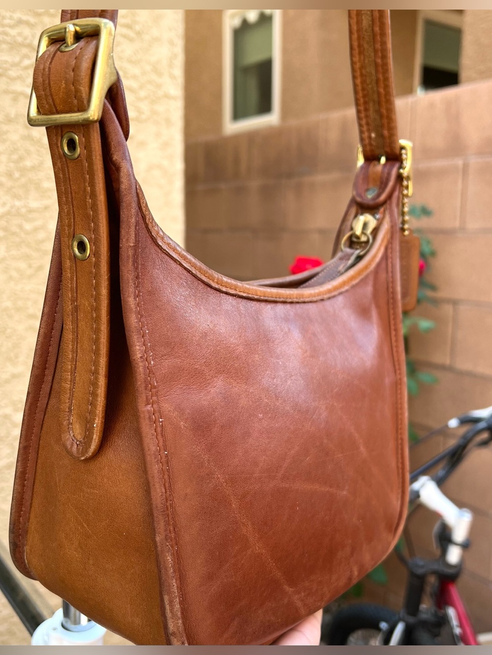 Vintage COACH Janice Legacy Leather Crossbody Shoulder Bag Brown British Tan USA